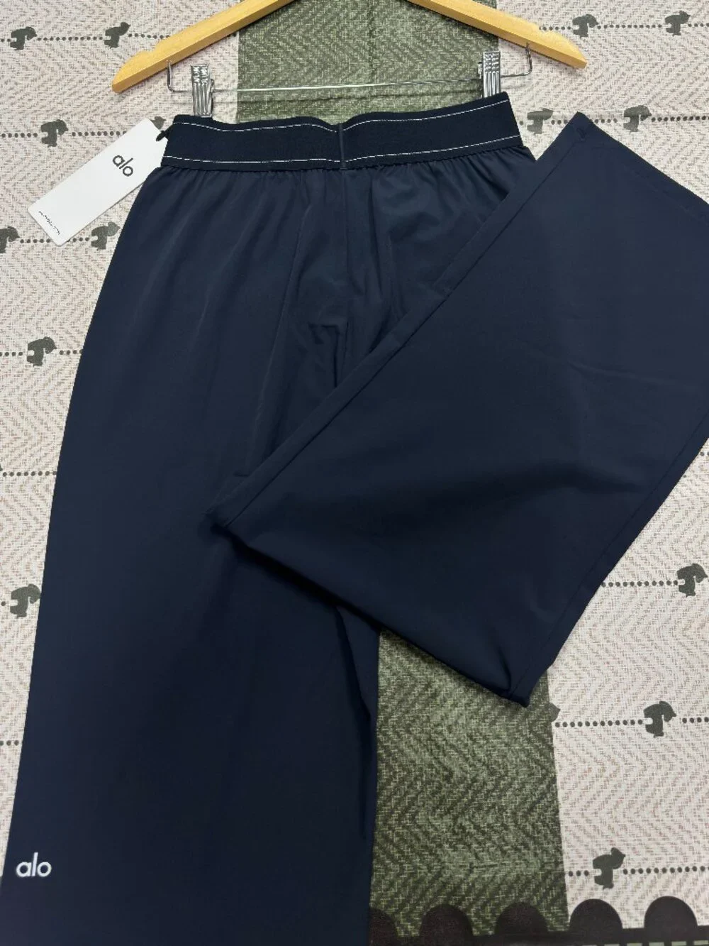 ALO Yoga🦸‍♀️Versatile Suit Up Pants Navy Blue (Regular 30 inches)